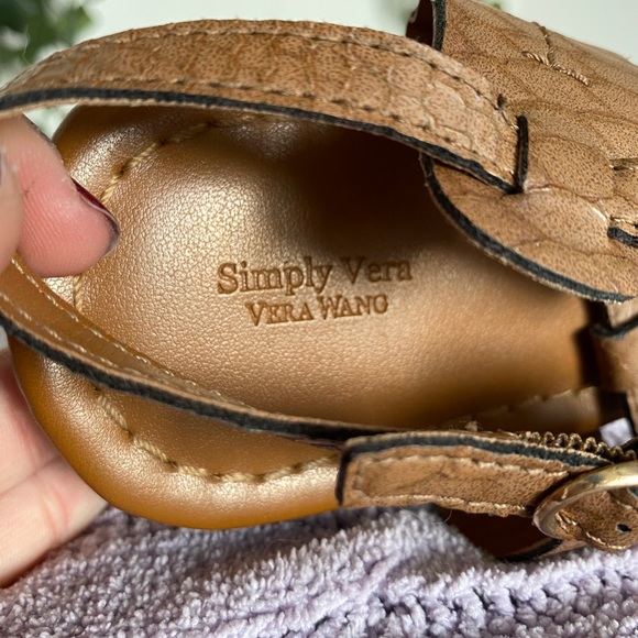 Vera Wang sandals, women’s 8 - Picture 5 of 5